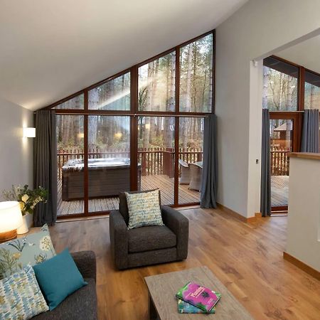 Blackwood Forest Cabins - Forest Holidays Popham المظهر الخارجي الصورة