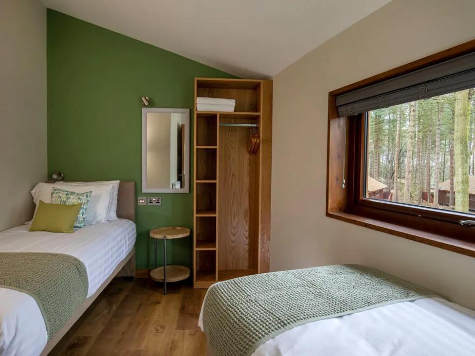 Blackwood Forest Cabins - Forest Holidays Popham المظهر الخارجي الصورة